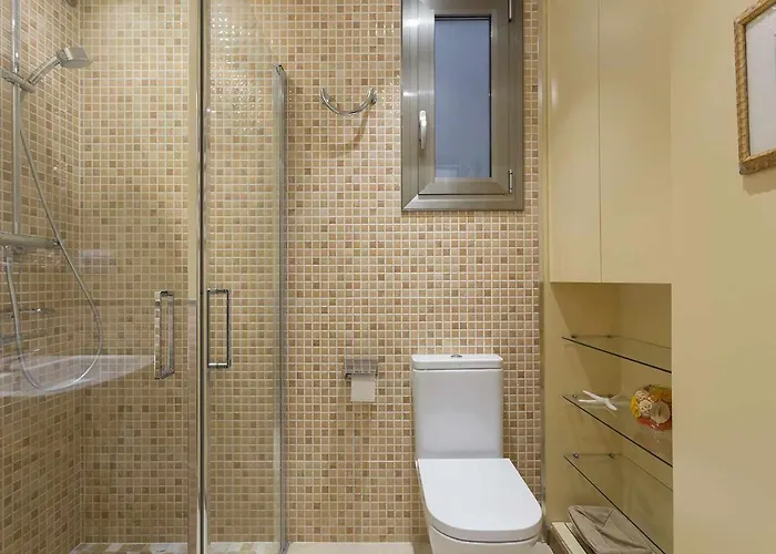 Beautiful & Luxury Centrally-located Apartamento Barcelona