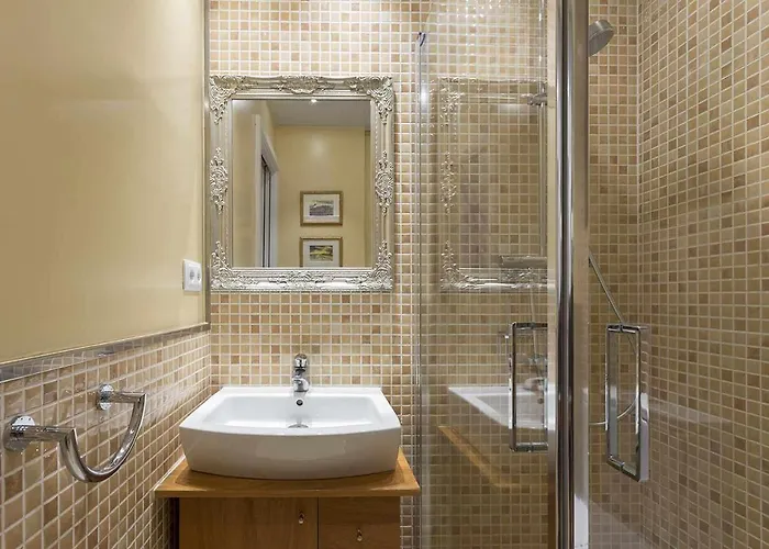 Beautiful & Luxury Centrally-located Barcelona